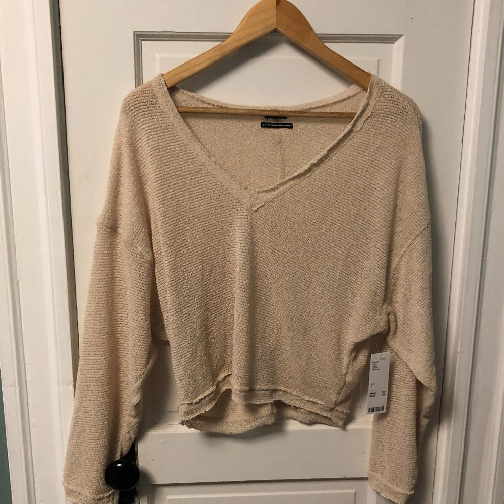 Urban Outfitters cropped lightweight sweater - NWT
